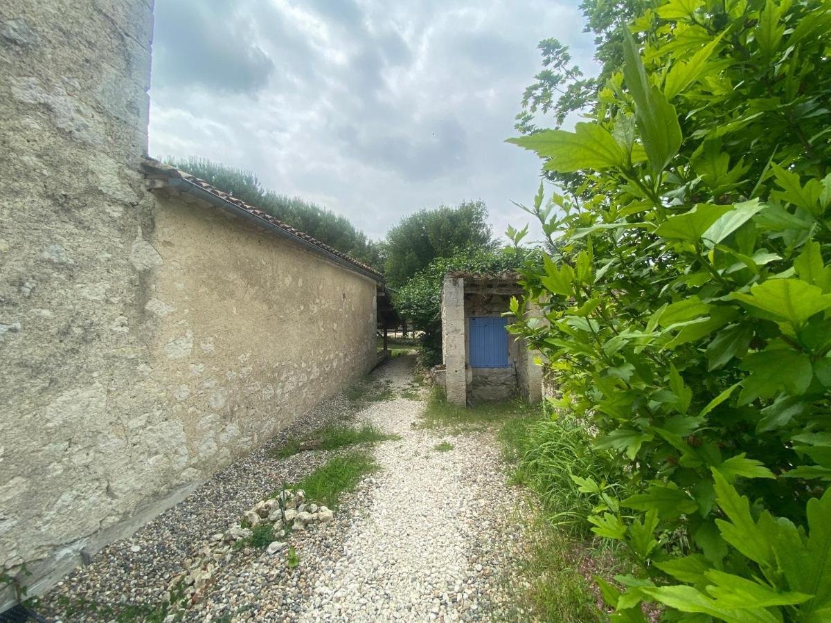 Studio 1 Lit 140Cm Et 1 Lit 90Cm Saint-Mezard Exterior photo