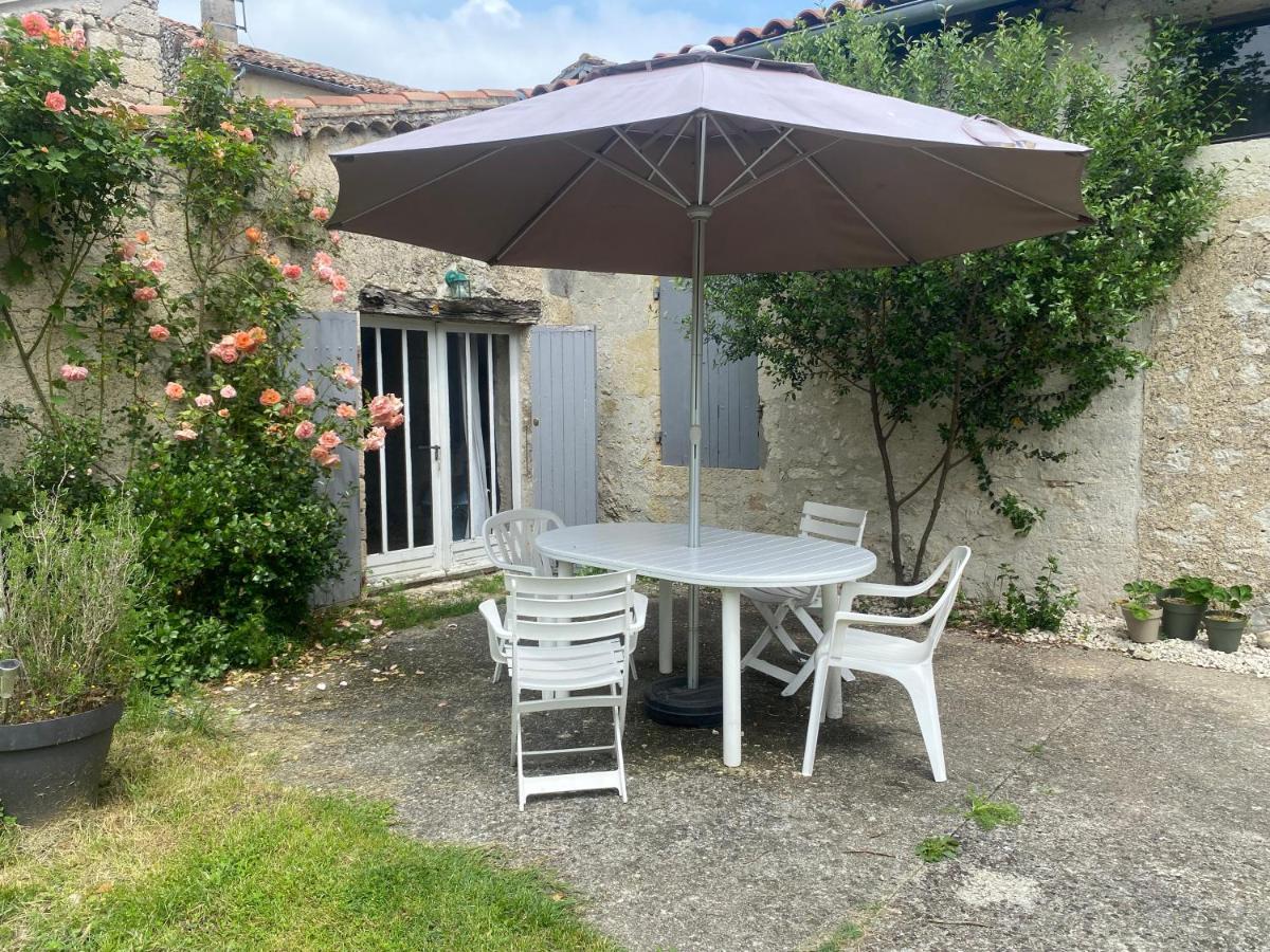 Studio 1 Lit 140Cm Et 1 Lit 90Cm Saint-Mezard Exterior photo